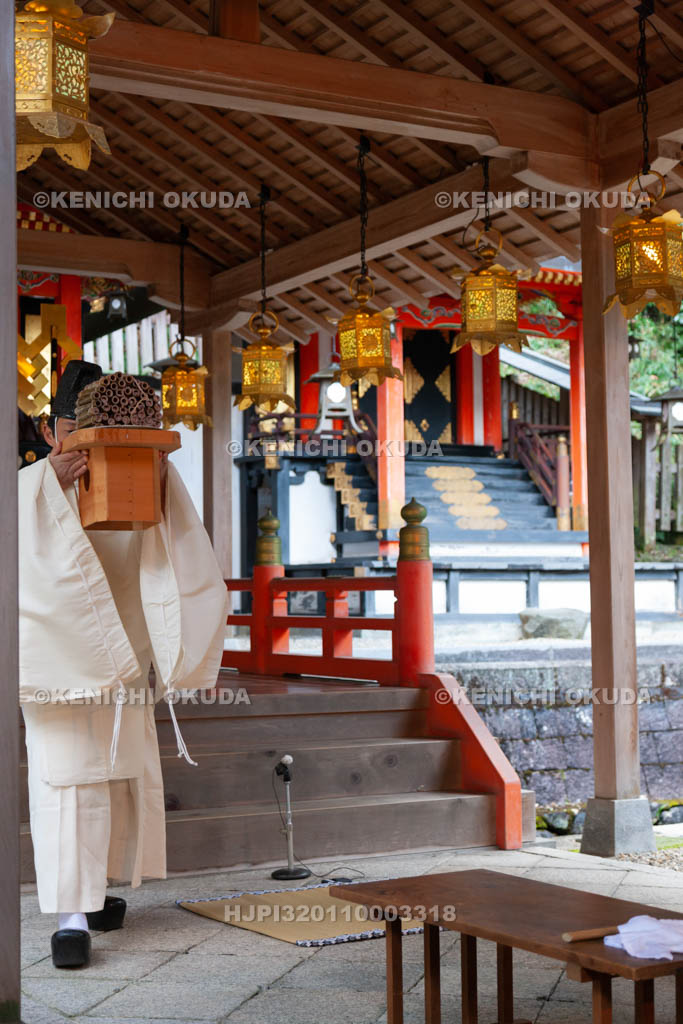 大阪府　枚岡神社　粥占神事