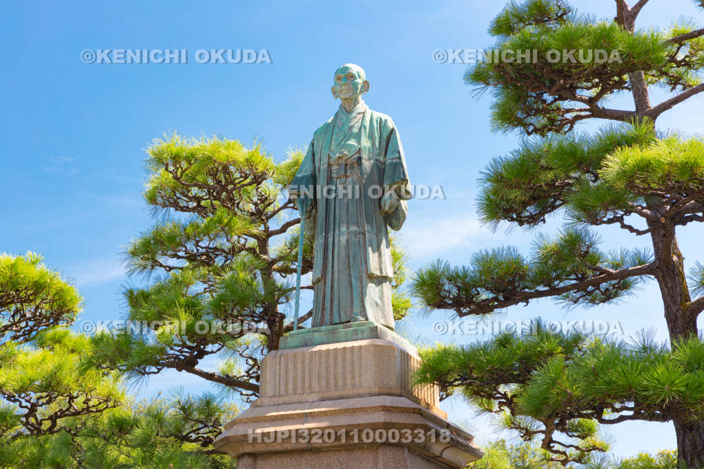 兵庫県　明石公園　中部幾次郎の像