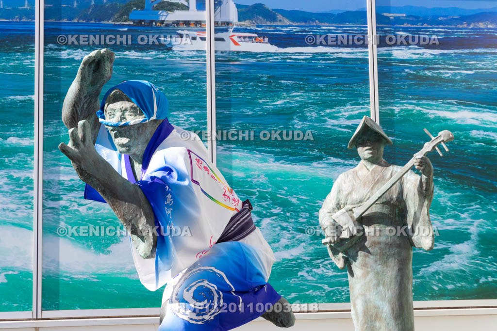 徳島県　徳島阿波おどり空港　阿波踊り像