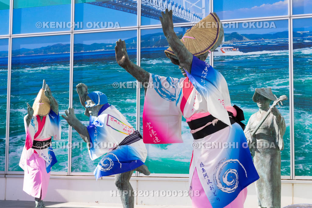 徳島県　徳島阿波おどり空港　阿波踊り像
