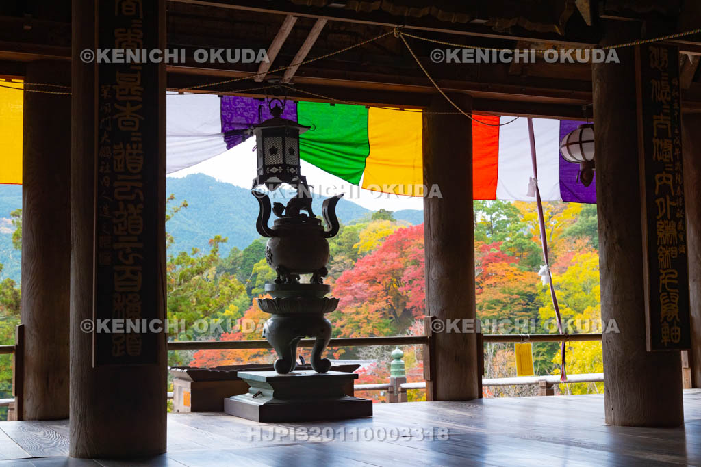 奈良県　長谷寺　紅葉と本堂