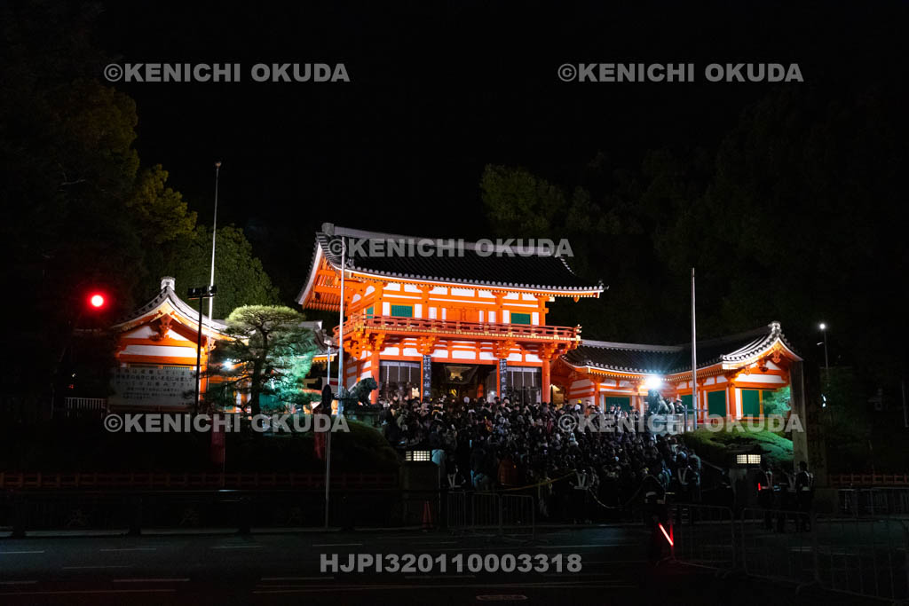 京都府　初詣客で賑わう八坂神社