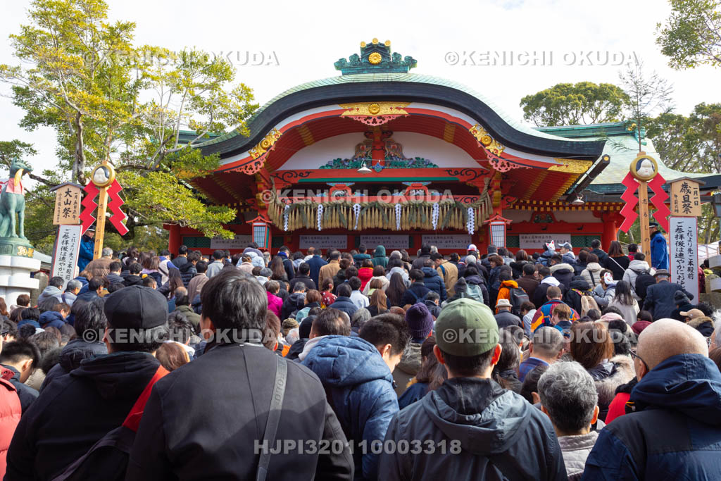 京都府　初詣客で賑わう伏見稲荷大社