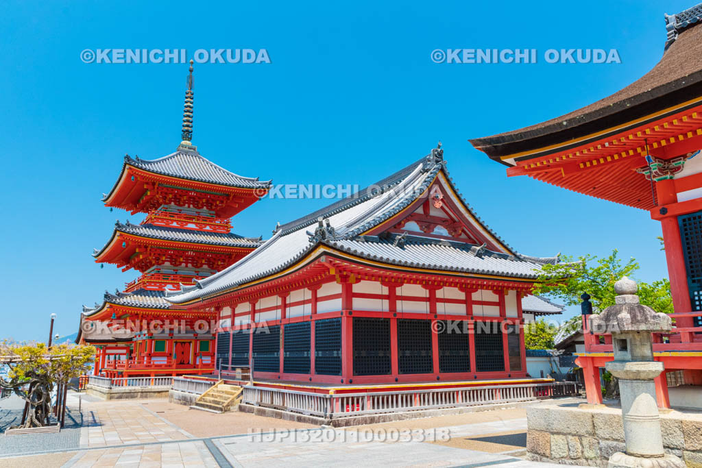 京都府　清水寺　経堂と三重塔