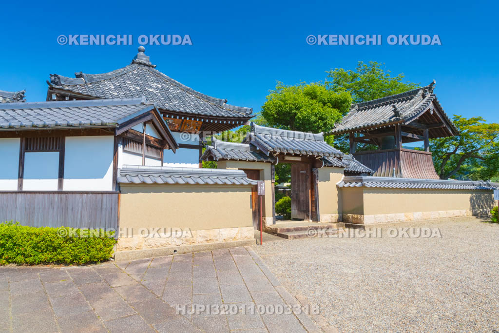 奈良県　明日香村　飛鳥寺　安居院の門