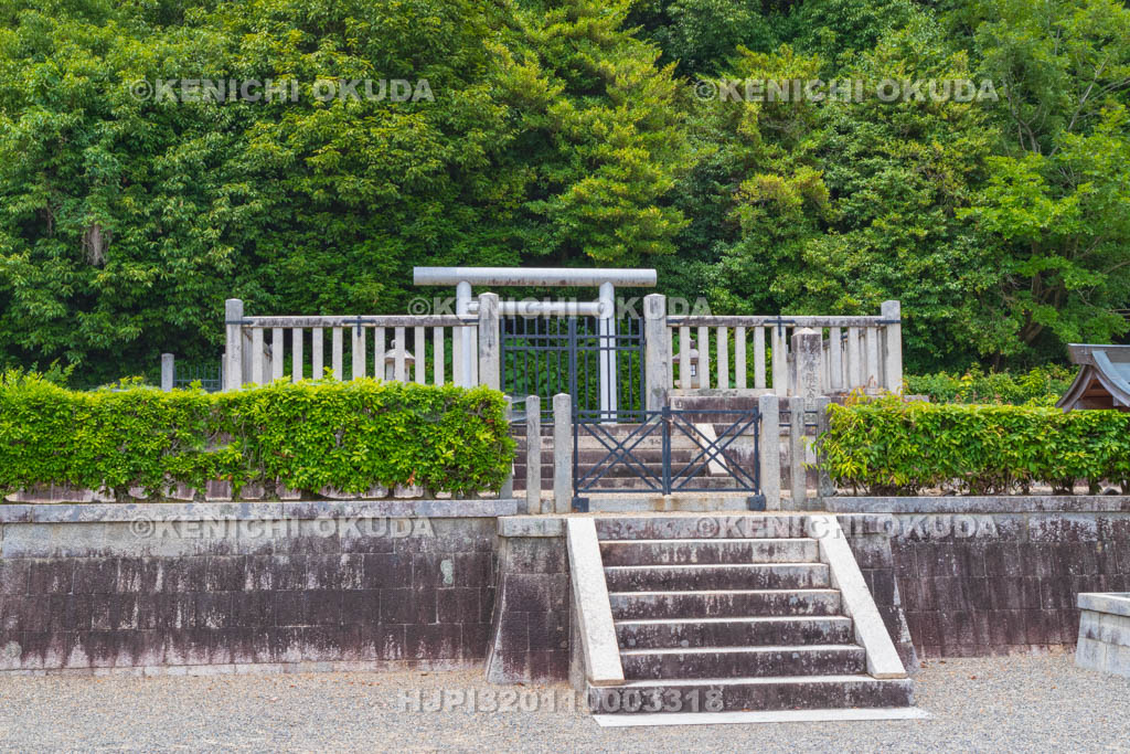 奈良県　明日香村　天武・持統天皇陵（檜隅大内陵）