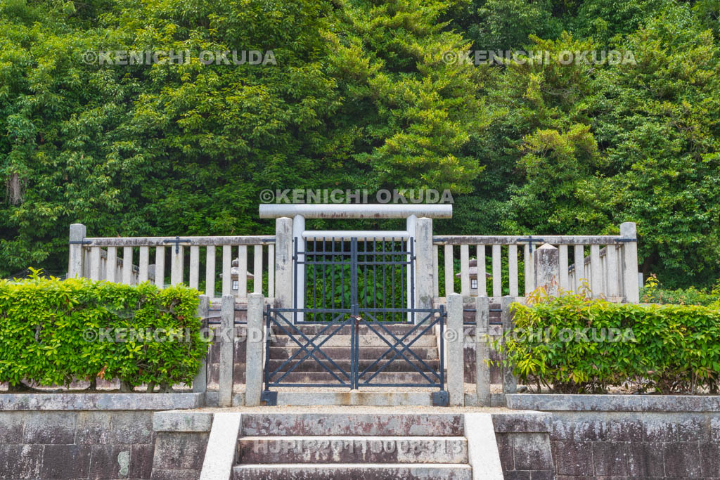 奈良県　明日香村　天武・持統天皇陵（檜隅大内陵）