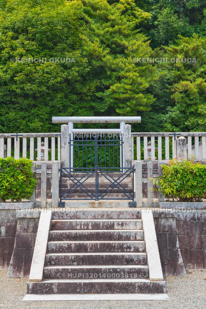 奈良県 明日香村 天武・持統天皇陵(檜隅大内陵)