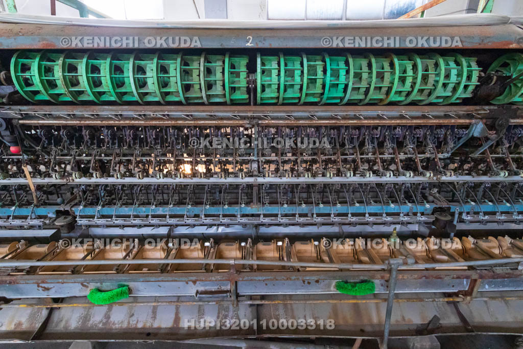 群馬県　富岡製糸場　製糸所　ニッサンHR型自動繰糸機