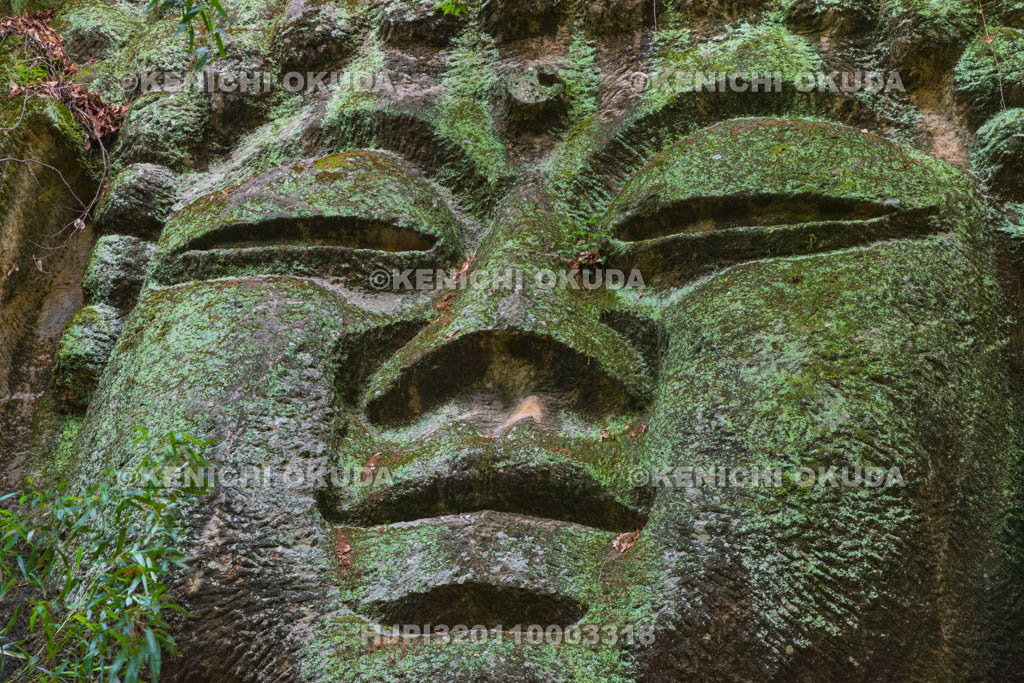 群馬県　長厳寺　磨崖仏