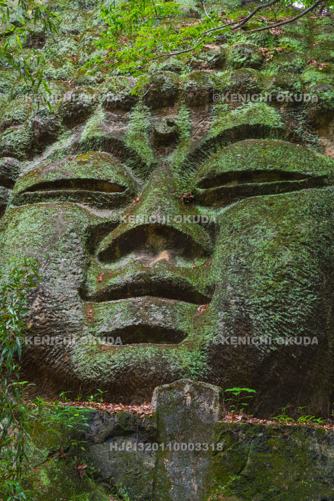 群馬県　長厳寺　磨崖仏