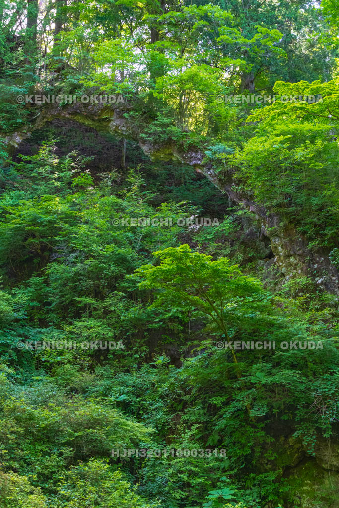 群馬県　榛名神社　鞍掛岩