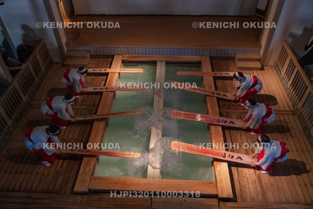 群馬県　草津温泉　熱乃湯　湯もみ