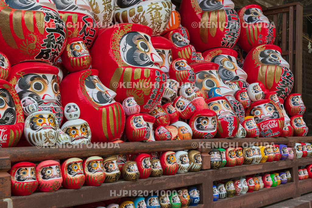 群馬県　達磨寺　霊符堂（本堂）のダルマ