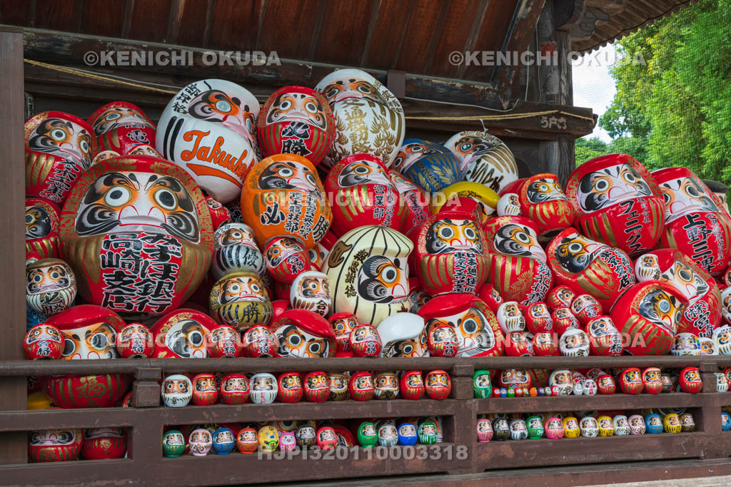群馬県　達磨寺　霊符堂（本堂）のダルマ