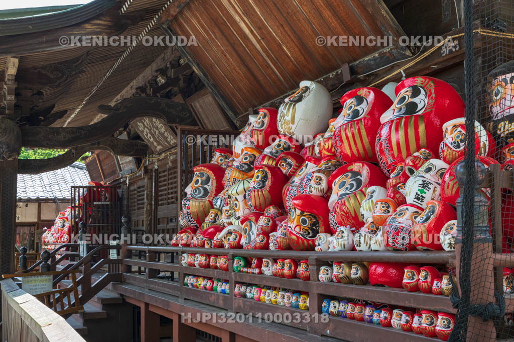 群馬県　達磨寺　霊符堂（本堂）のダルマ