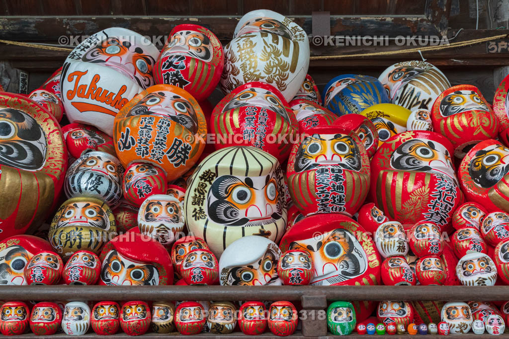 群馬県　達磨寺　霊符堂（本堂）のダルマ