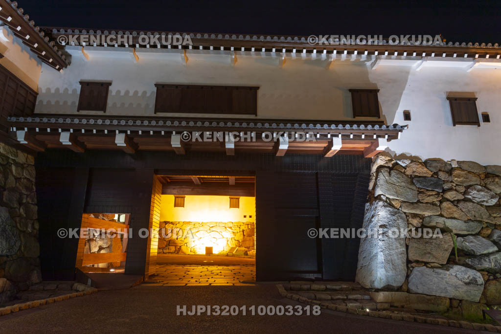 愛媛県　今治城の夜景　鉄御門