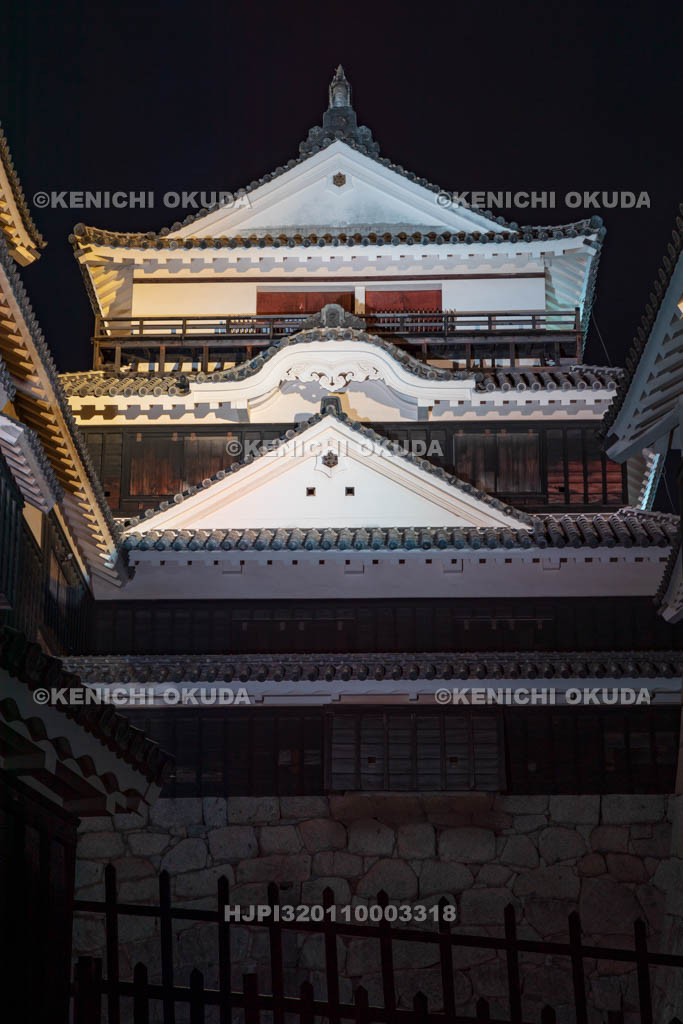 愛媛県　松山城の夜景