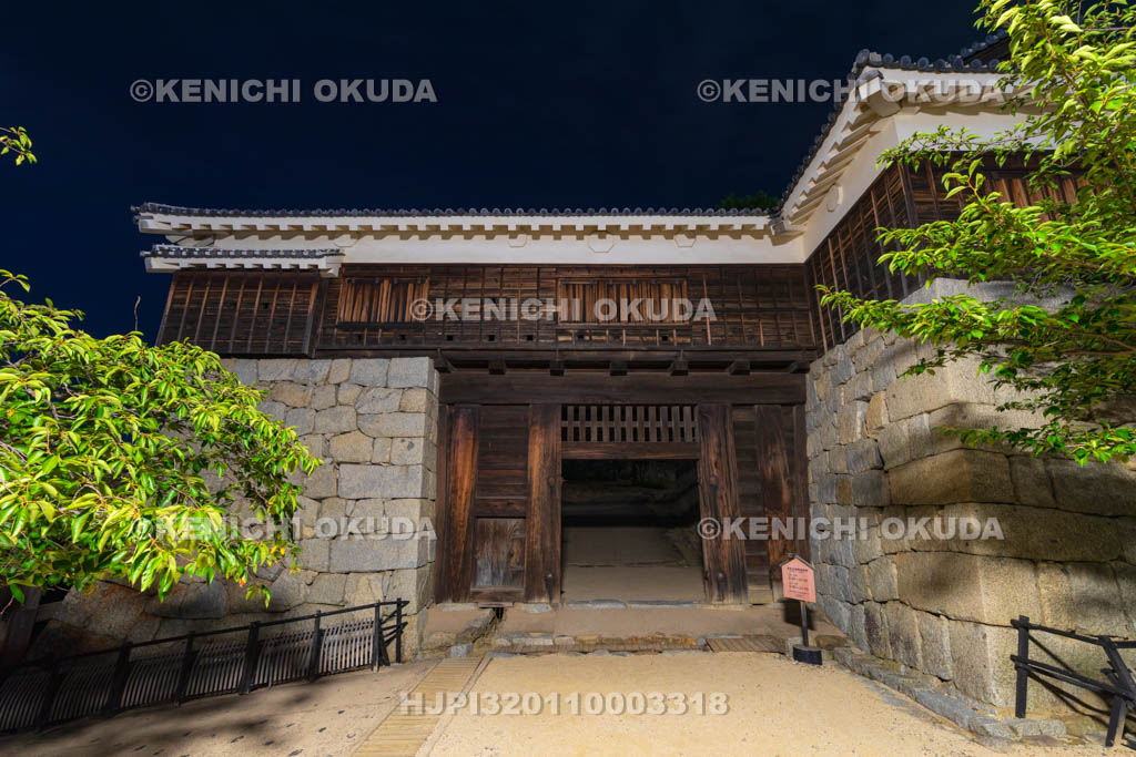 愛媛県　松山城の夜景　筒井門