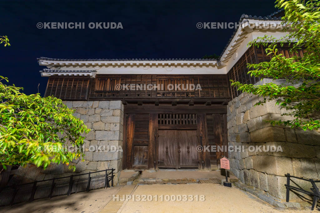 愛媛県　松山城の夜景　筒井門
