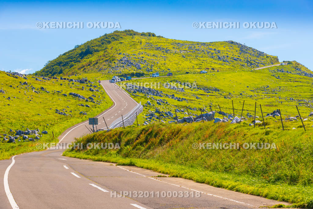 愛媛県　四国カルスト　天空の道