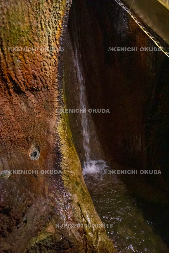 高知県　龍河洞　飛龍の滝