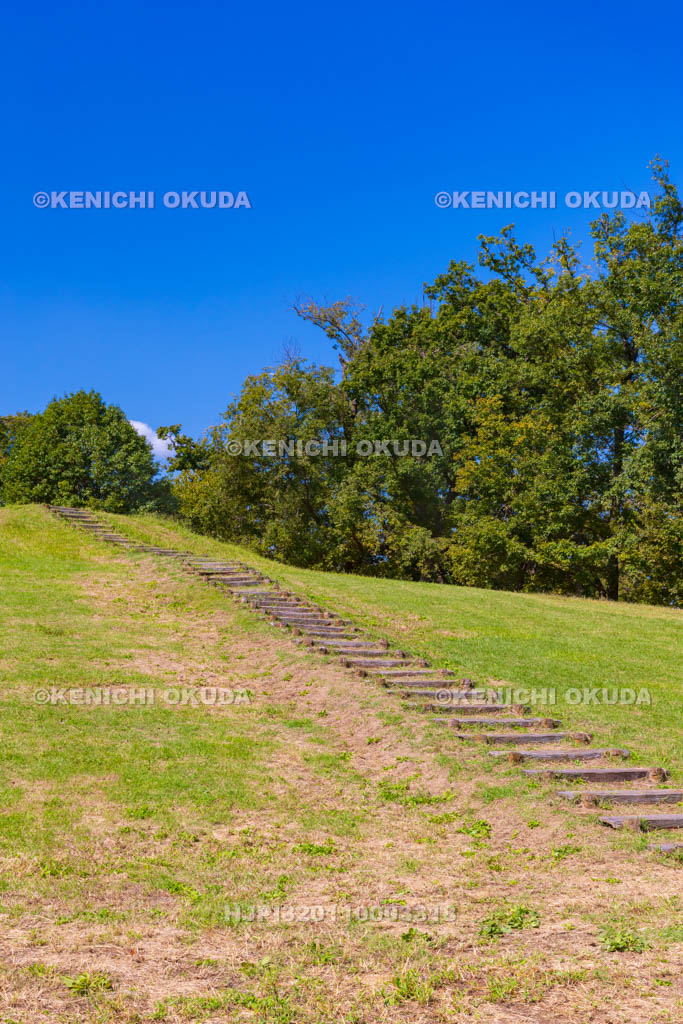 奈良県　馬見丘陵公園　倉塚古墳（スベリ山古墳）