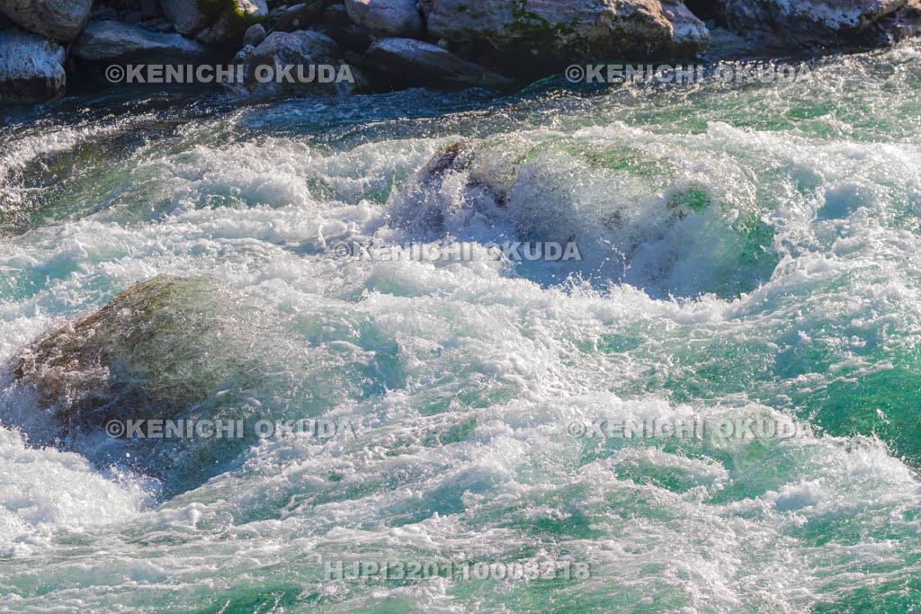 高知県　吉野川の激流