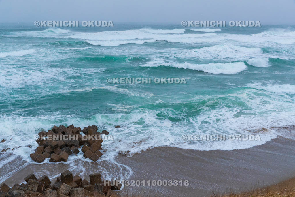 鳥取県　大荒れの白兎海岸