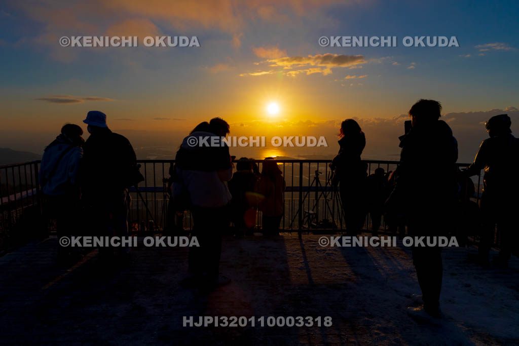 兵庫県 摩耶山の掬星台から望む初日の出