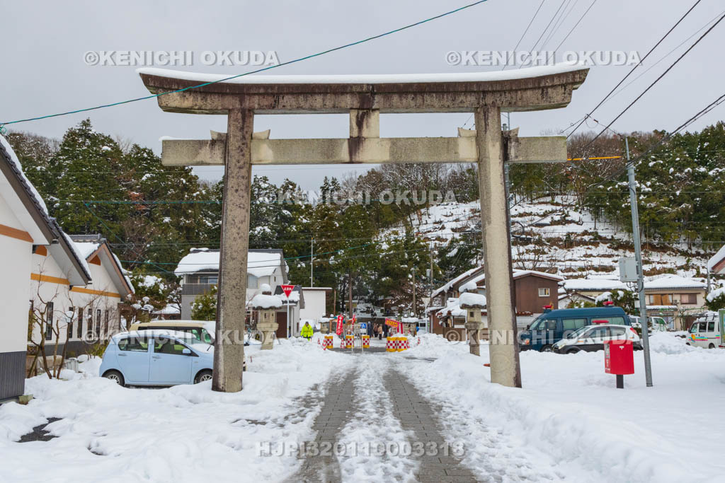 鳥取県　雪の宇倍神社　大鳥居