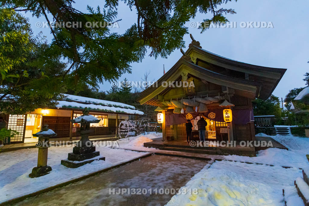 鳥取県 夕暮れの白兎神社 初詣風景