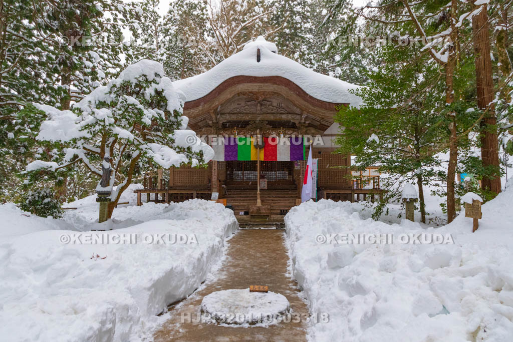 鳥取県　三佛寺　本堂