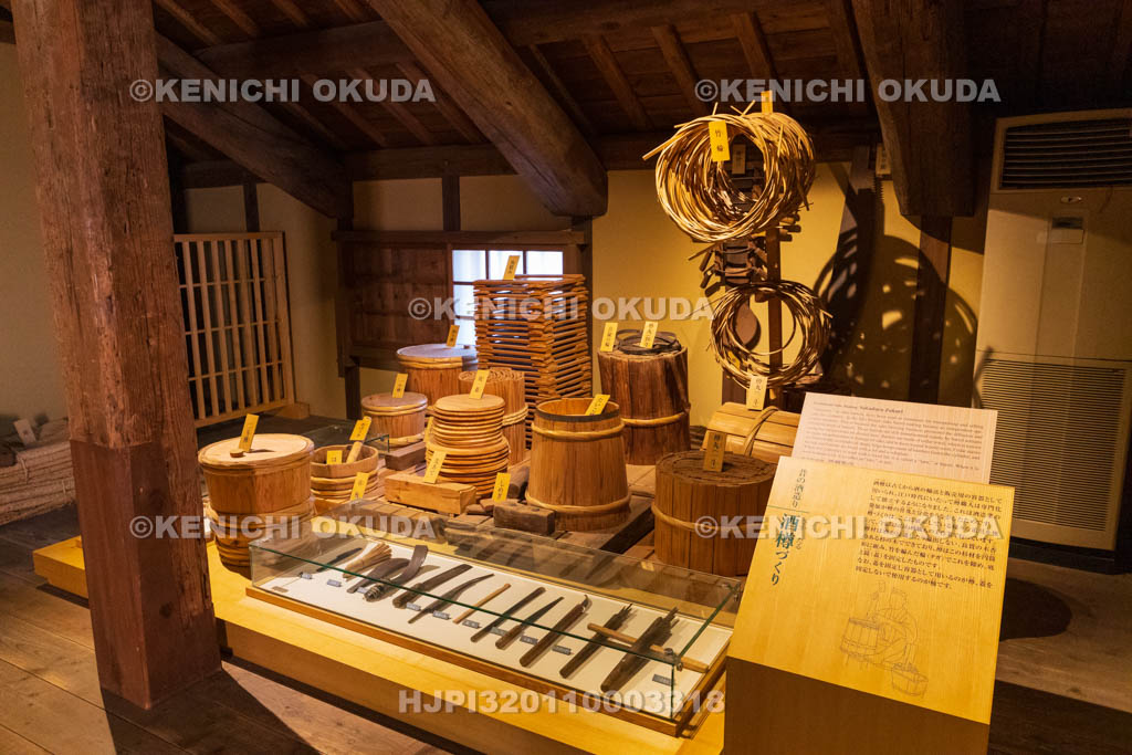 兵庫県　沢の鶴資料館　酒樽づくり