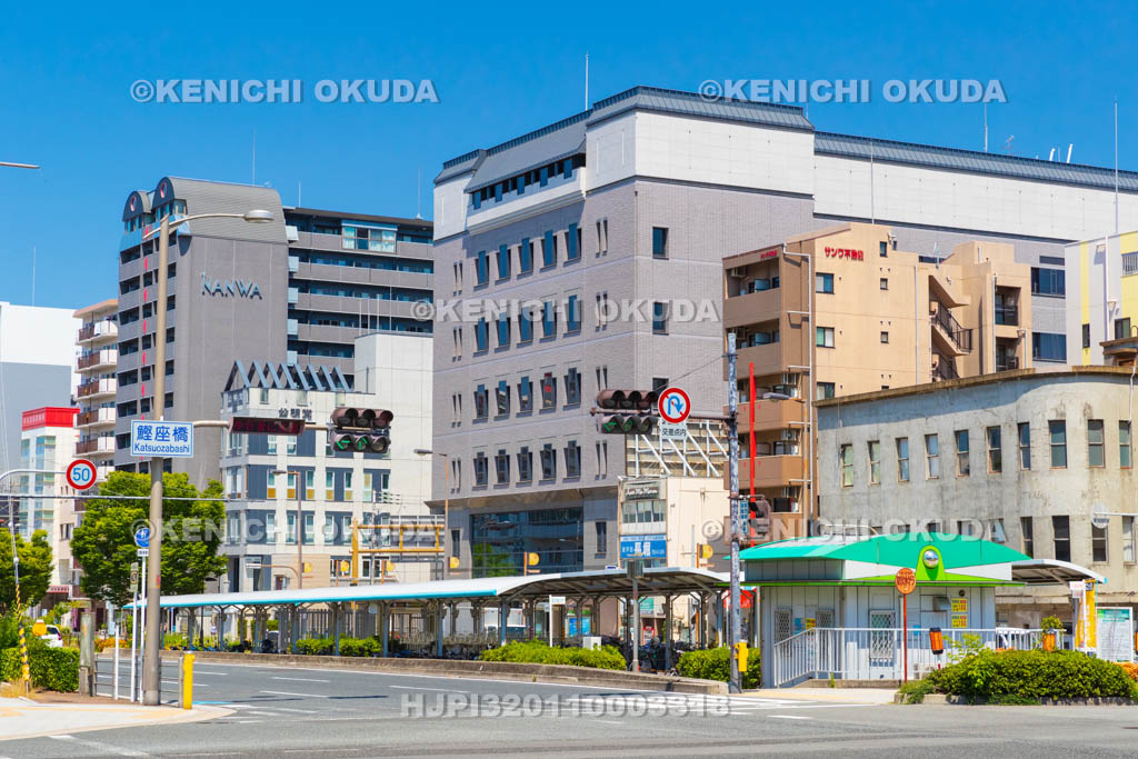 大阪府 鰹座橋交差点と西区役所