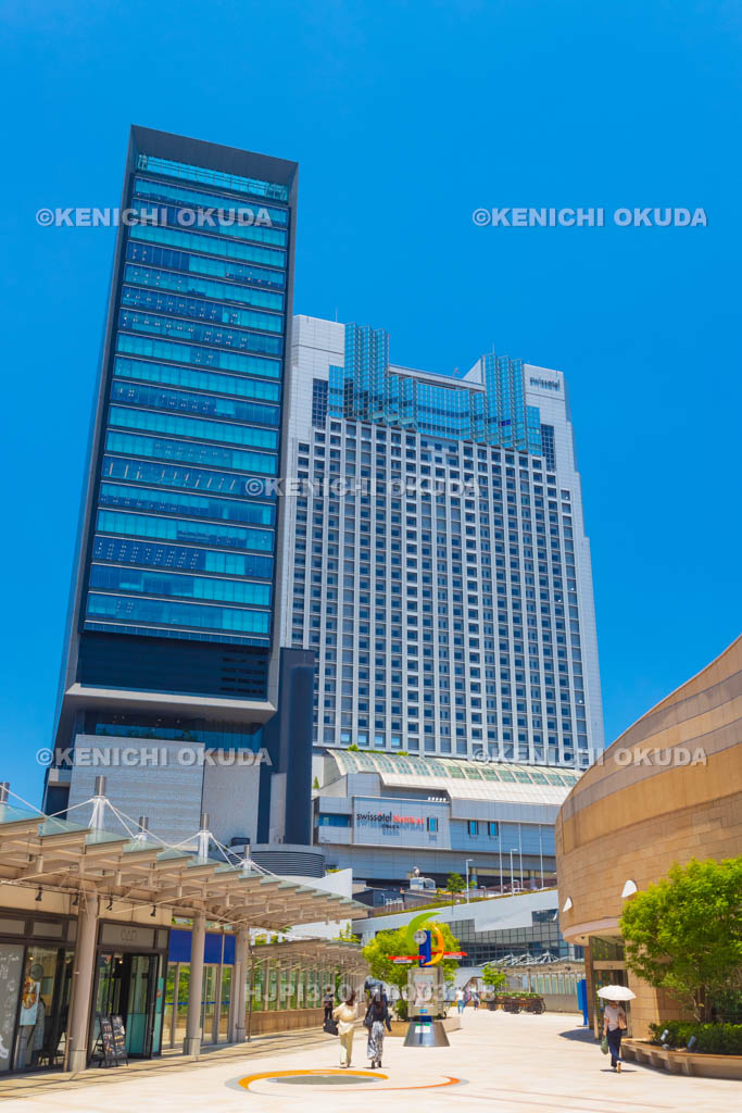 大阪府　なんばパークスと高層ビル