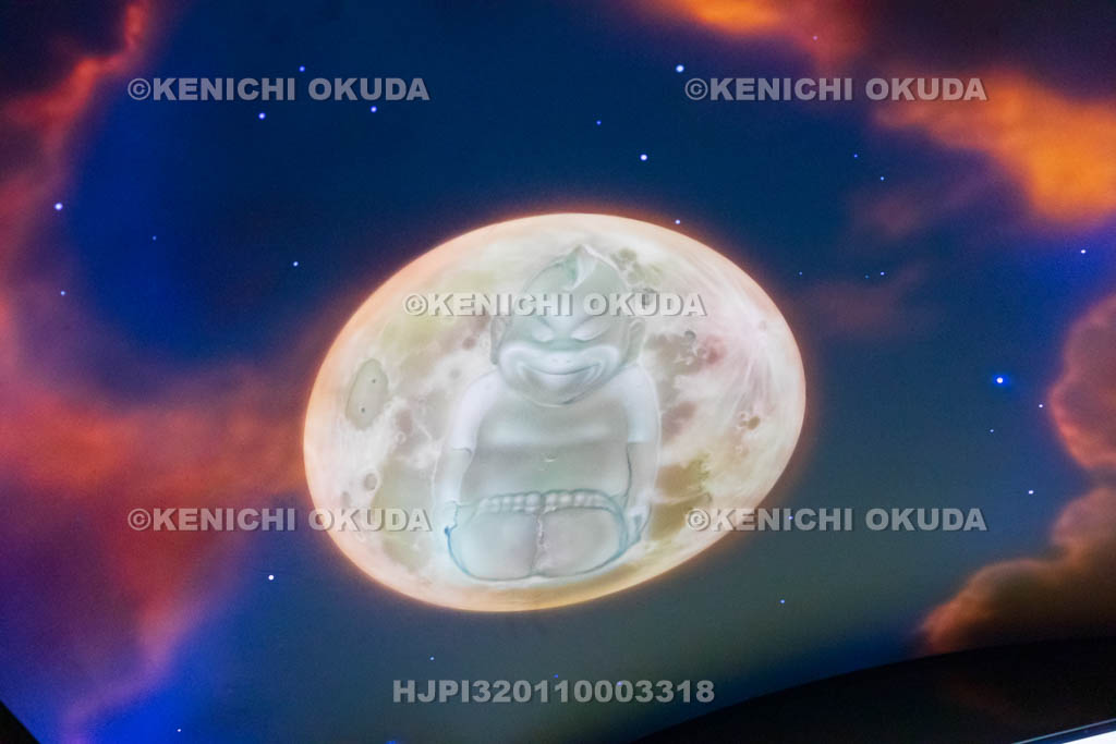 大阪府　通天閣　エレベーターのビリケンさん