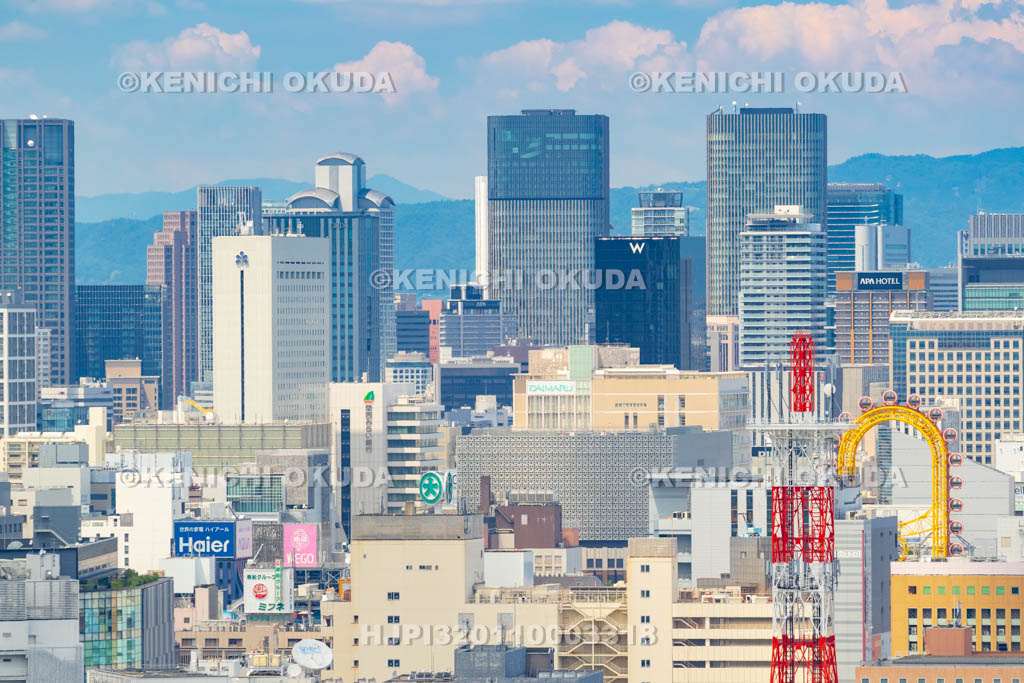 大阪府　通天閣展望台から中之島フェスティバルタワー方面の眺望