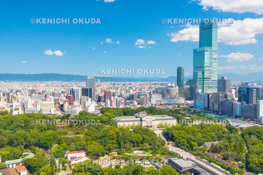 大阪府 通天閣展望台からあべのハルカス方面の眺望