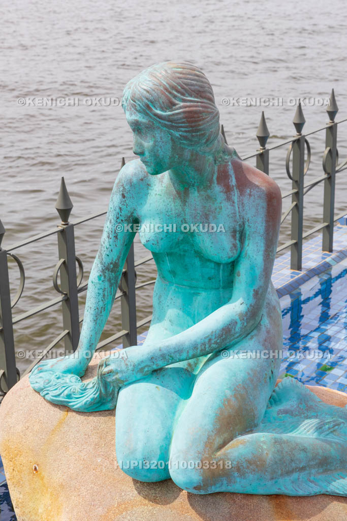 大阪府 天保山 サンセット広場のマーメイド像