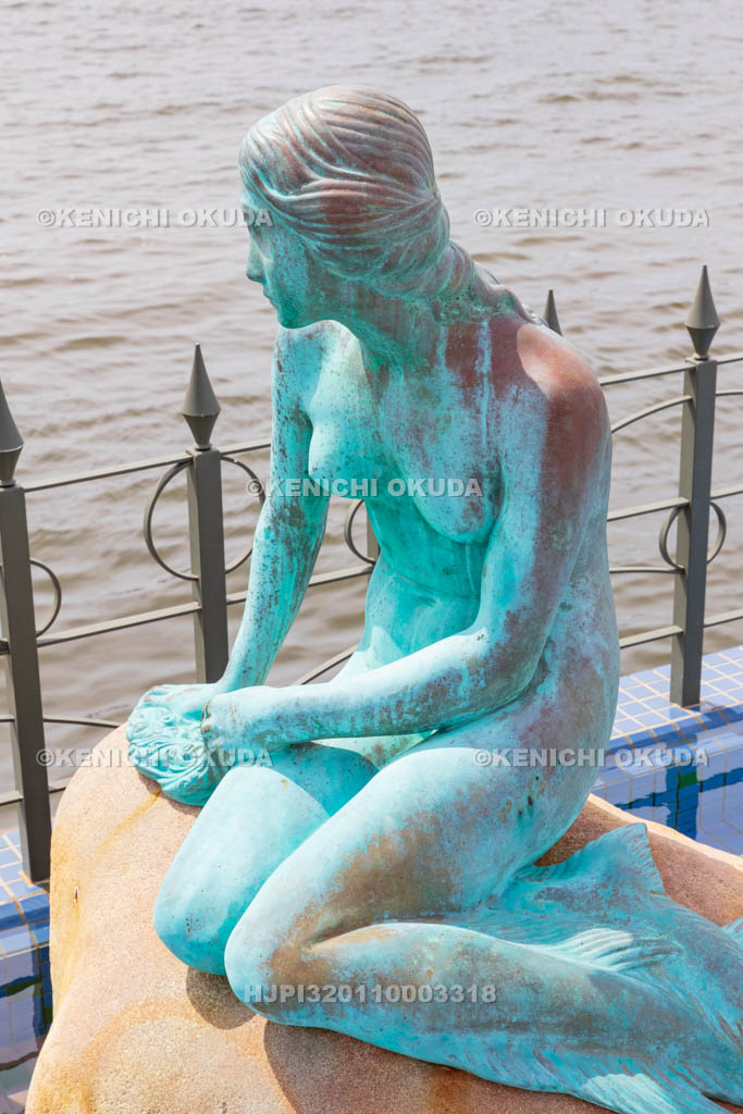 大阪府 天保山 サンセット広場のマーメイド像