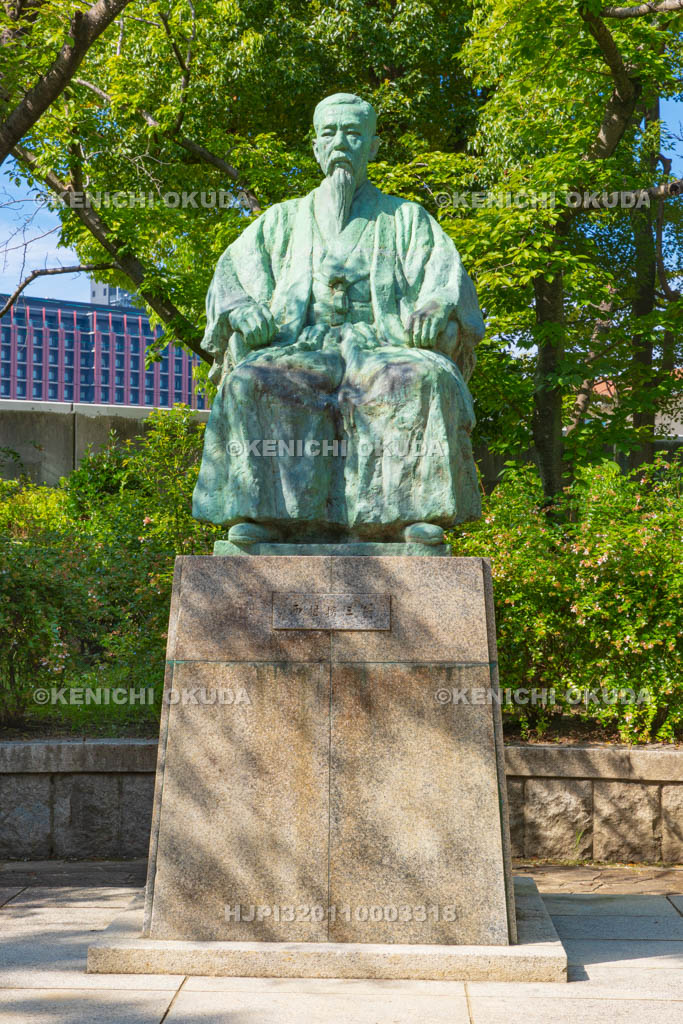 大阪府　天保山公園　西村捨三翁像