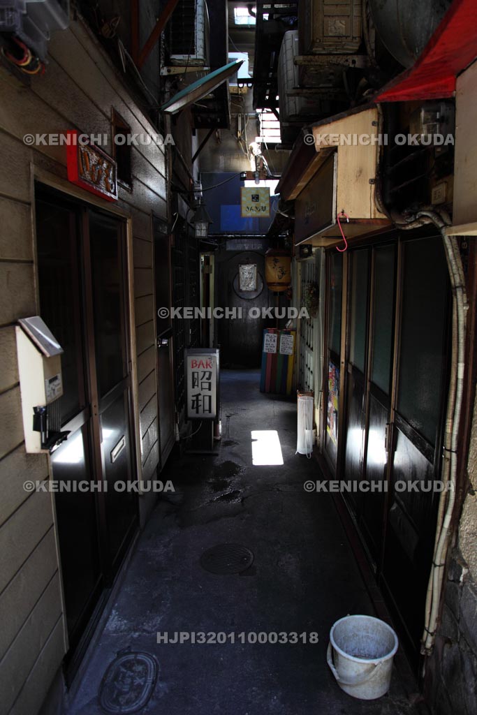 大阪府　千日前　古い呑み屋街