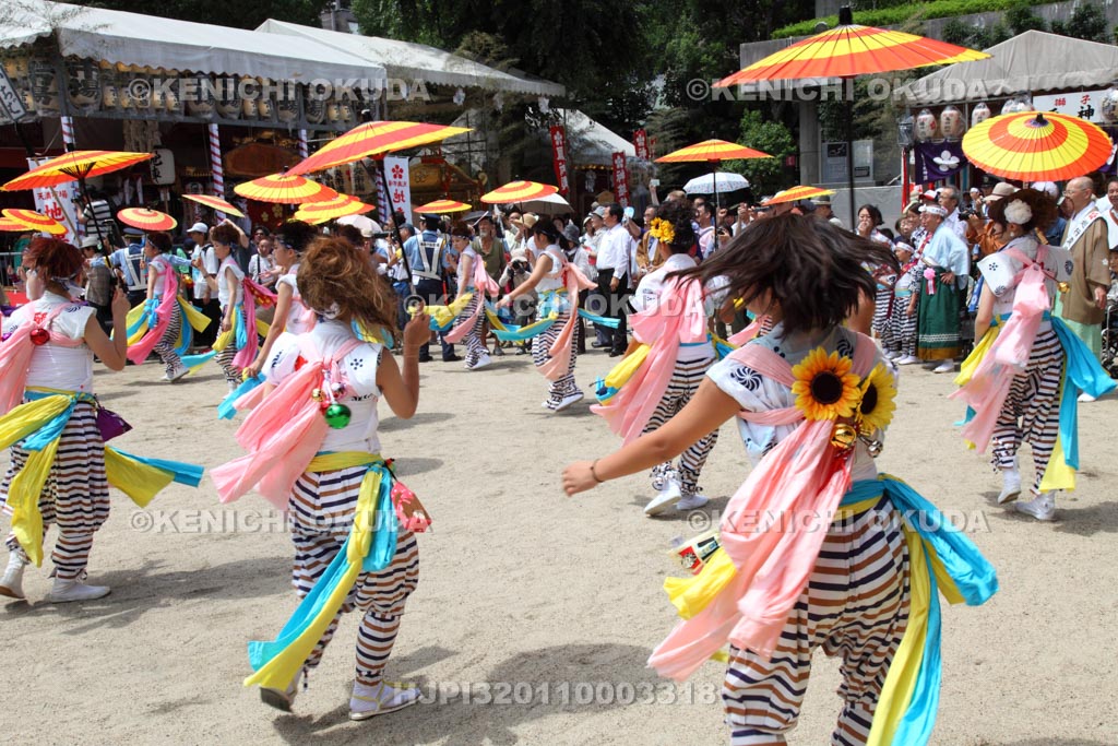 大阪府　天神祭　傘踊り