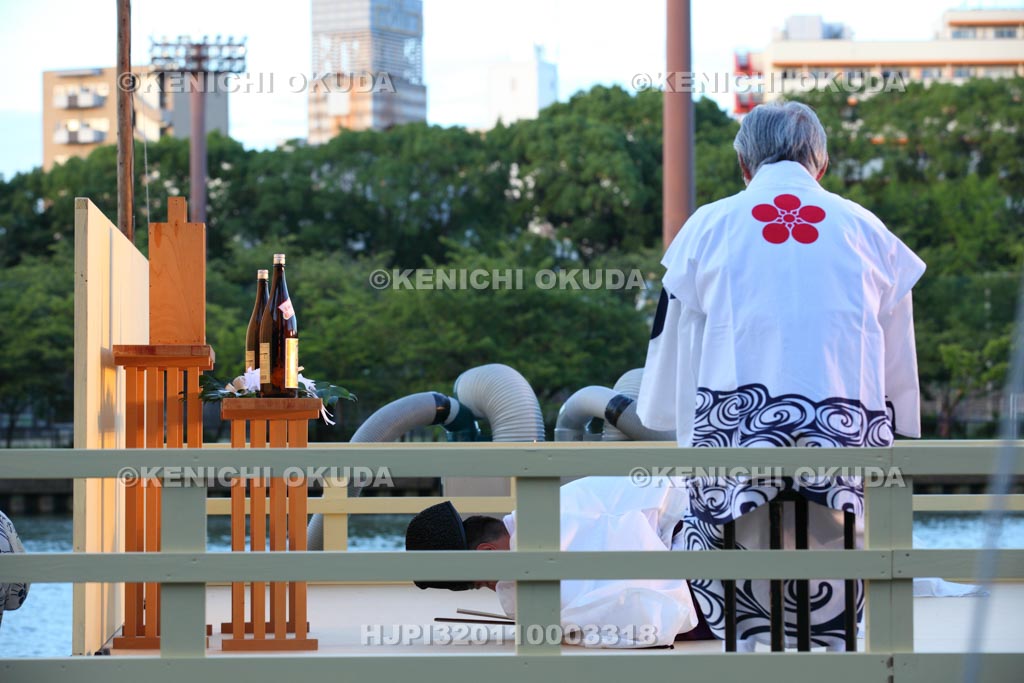 大阪府 天神祭 水上薪能の神事