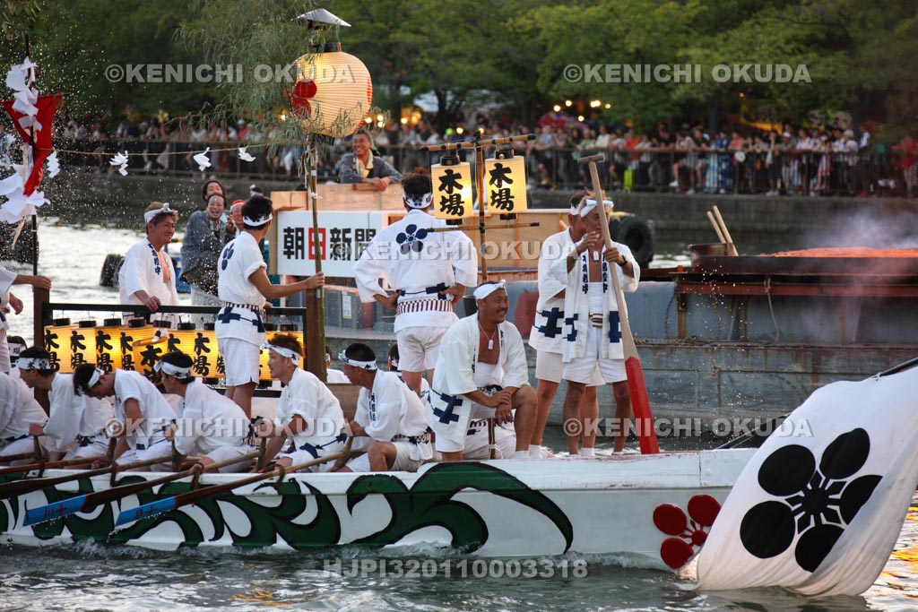 大阪府　天神祭　船渡御　どんどこ船