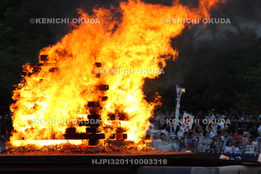 大阪府　天神祭　かがり火