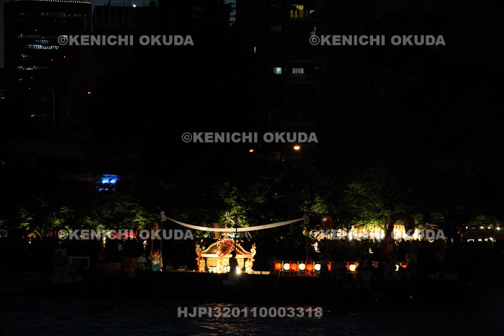 大阪府　天神祭　船渡御　玉神輿