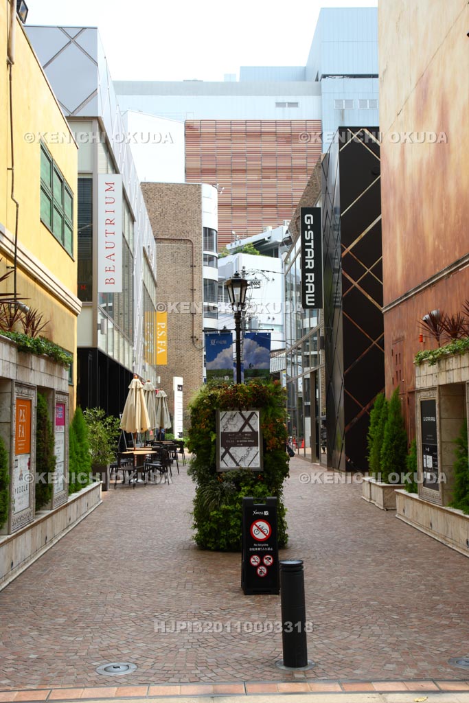 大阪府　梅田　茶屋町の街並み